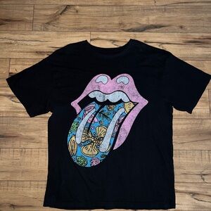 Black Rolling Stones tee